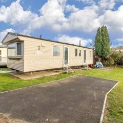 8 Berth Spacious Dog Friendly Caravan, Near Great Yarmouth In Norfolk Ref 10004g