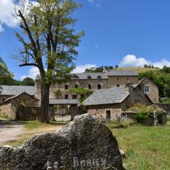 Les Distinguées -Aux Bories de Prévinquières