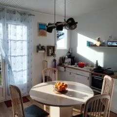 Spacious quiet nest with garden near the sea