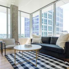 Downtown Bellevue 2BR w Lounge Gyms nr shops SEA-122