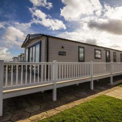 Beautiful Caravan With Stunning Sea Views At Haven Hopton Ref 80001h