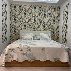 Golden Garden Luxury Apartment in Bucharest