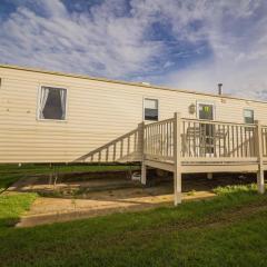 Lovely Caravan With Decking At Manor Park Nearby Hunstanton Beach Ref 23017t