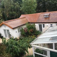 House - Sleeps 2 pet friendly & free parking