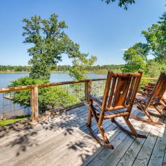 Jefferson Vacation Rental on Lake O the Pines!