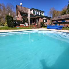 Villa in the forrest of Amsterdam with Pool