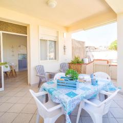 Beautiful Apartment In Porto Palo Est With 3 Bedrooms And Wifi