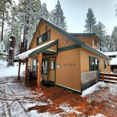 Toste Cabin- Spacious 3br Cabin In East Village!