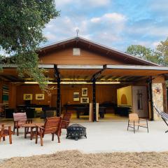 The Camp Blanco by Lodgewell - Riverfront retreat 2 Homes, Bunk House, Game Room & more