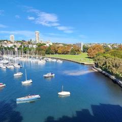 Harbourfront Bliss - 2 bedrooms, parking, balcony