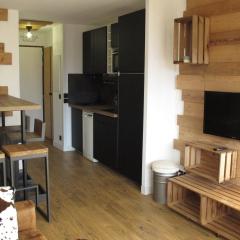 Appartement Montagne Contemporain, Rénové avec Accès Direct aux Pistes - FR-1-634-46
