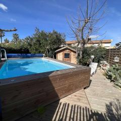 Maison avec Piscine Privée, Proche Plage et Commerces, Jardin et Terrasse, 6 Pers - FR-1-701-61