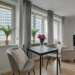 Urban Oasis Private Apartment with Palace of Culture View