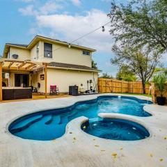 Paradise Oasis Private pool w/Hot Tub 4BR 2.5BA