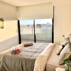 Shared Homestay Tranquil Art Deco Private Room with Private Bathroom In Brunswick