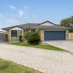 Family Holiday Home At Sandstone Point