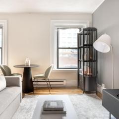 Luxe Back Bay 1BR w WD nr Green Line BOS-689
