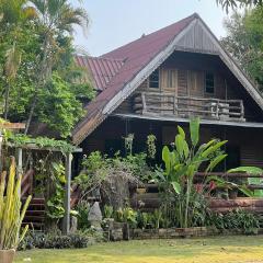Raikhunmon wood house