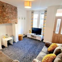 Cosy & Stylish 2 Bedroom House, King-bed & more