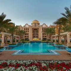 Amazing BeachFront Apartments near Atlantis Waterpark by Simply Comfort Sarai Palm Jumeirah