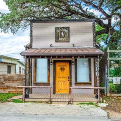 Lonesome Dove Bandera Cabin