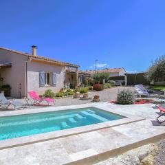 Awesome Home In Villeneuve Les Avignon With Kitchen