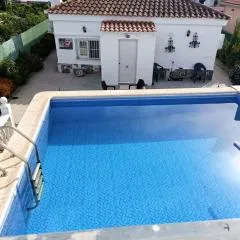 Preciosa y tranquila villa en Valencia con piscina privada