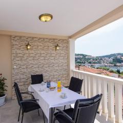 Apartment Violeta 1 with private terrace