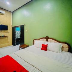 RedDoorz Syariah near Sunrise Mall Mojokerto