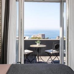 Bleu Villa - Three Bedroom Villa with Balcony and City view