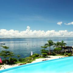 La Mirada Residence, Large 1 bedroom Condo, Ocean views, Beaches, 3 pools, restaurants