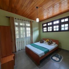 Hunasfalls Homestay