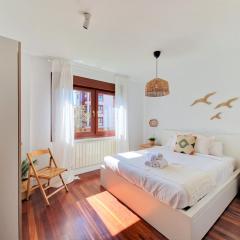 LOVELY APARTMENT close to Town and SURF Beach