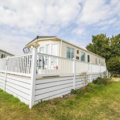 Beautiful 8 Berth Caravan At Cherry Tree Holiday Park In Norfolk Ref 70803c