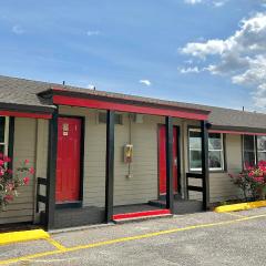Whistling Pines Motel- Daily and Extended Stay
