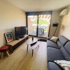 Appartement climatisé avec terrasse, piscine et garage, proche plage et port - FR-1-723-78