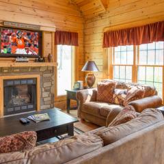 Peyton's Hideaway, 3 Bedrooms, Sleeps 10, Yard, Hot Tub, Pet Friendly, WiFi