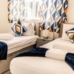 Urban Escape - Stylish 3Bedroom in Watford Center