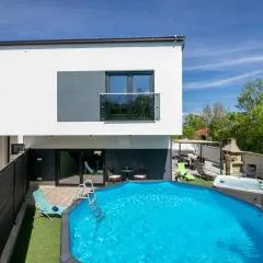 Villa Veroniq