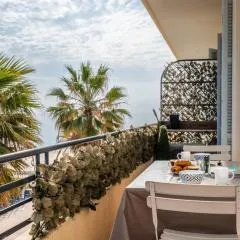 Apt With Balcony With Beach Vue