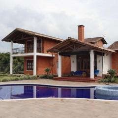 Espectacular casa con insuperable vista a Pereira