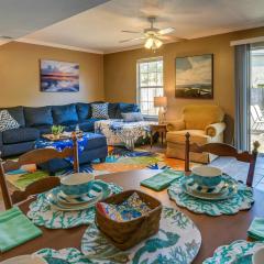 Breezy Fort Walton Townhome about 5 Mi to Beach!