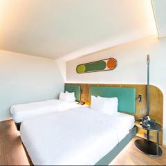 L&L Central Hotel