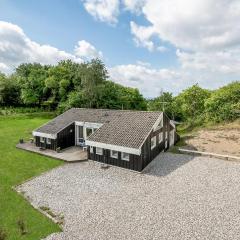 Lovely Home In Ebeltoft With Sauna