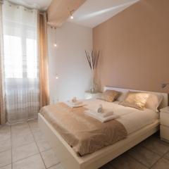 Viale della Repubblica free parking e Wifi 1 minute to Garda Lake