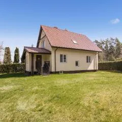 3 Bedroom Lovely Home In Bogaczewo