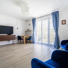 Wiktorska Blue Studio by BookingHost