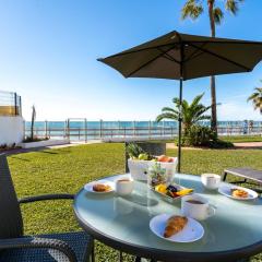 Beach house with direct access to Calahonda Beach and open sea views CS183