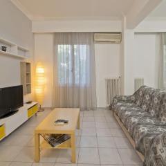 Mavili Square Cozy Apt AC & Kitchen, near Metro