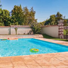 Stunning Apartment In Ocquerre With 3 Bedrooms, Wifi And Outdoor Swimming Pool